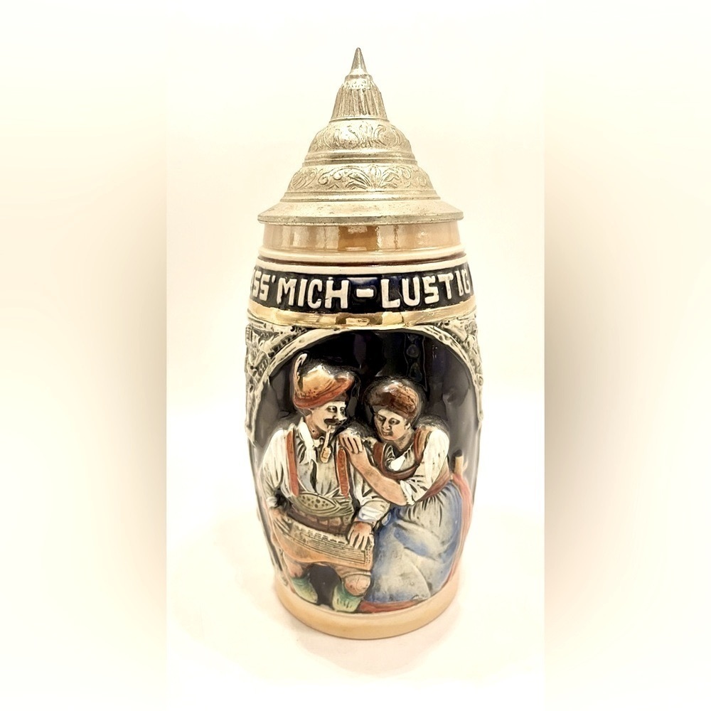 Original King 3 German Beer Stein 500 Pewter Lid Courting Couple Barrel 9”